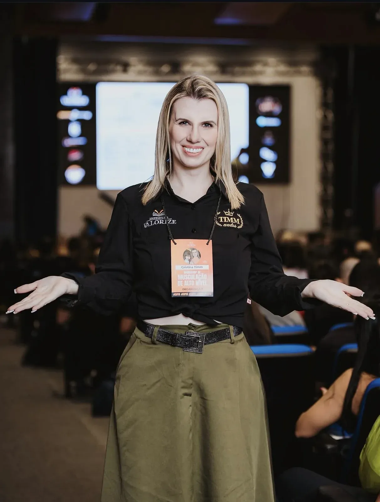 Cristina Timm na realização de evento TIMM